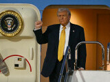 Donald Trump a avut parte de o primire imperială în Japonia înainte de întrevederea cu noul premier nipon