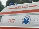 Ambulanță privată cu doi pacienți la dializă, lovită de un autoturism, la Timișoara. Bilanțul victimelor