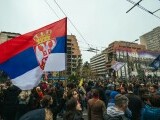 Proteste masive în Serbia față de legea care accelerează dezvoltarea proiectului lui Jared Kushner, ginerele lui Trump