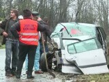 Accident în județul Gorj. Patru persoane au ajuns la spital, după ce o mașină a derapat pe șosea și s-a izbit de un (…)