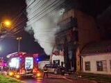 Explozie și incendiu la un bloc de trei etaje din Constanța, de la o acumulare de gaze. Fumul gros s-a văzut de la (…)