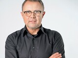 Cine este omul ce a construit de la zero în România o companie de peste un miliard de euro. Este unul dintre cei mai (…)