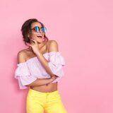 De ce e important să alegi o pereche de ochelari de soare de calitate? (P)