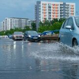 Control ANPC în Plaza România după ce o porțiune din tavanul clădirii s-a prăbușit și mall-ul a fost inundat | (…)