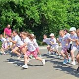 “Maratonul Incluziunii”: La Arad, aproape 300 de copii au alergat pentru a ajuta alți copii cu dizabilități | AUDIO