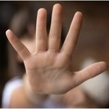 Copii cu dizabilități, abuzați într-un centru de plasament din Sibiu. Mărturia unui părinte: „Le dădea apă fiartă de (…)