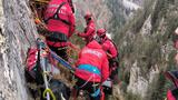 Misiune contracronometru in Muntii Maramuresului. Salvamontistii intervin pentru recuperarea a doi tineri