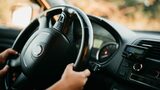 Este interzis părinților care merg cu copiii în mașină! Fapta care le aduce amenzi uriașe și chiar închisoarea