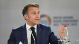 Macron îi acuză pe francezi că sunt „spălați pe creier” să se preocupe mai mult de imigrație decât de climă