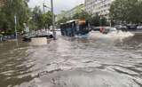 Mircea Fechet, apel după furtuna din Bucureşti: Schimbările climatice trebuie tratate ca prioritate națională