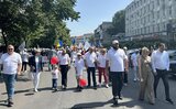 Marșul Familiei și Marșul Pride se desfășoară în paralel la Chișinău / UPDATE Altercații violente între (…)