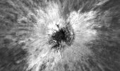 Un nou crater pe Lună, cu un diametru de 225 de metri, a fost fotografiat cu o sondă NASA