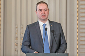 România a scăpat, deocamdată, de recomandarea tăierii fondurilor europene, după ce a majorat taxele şi a redus din (…)