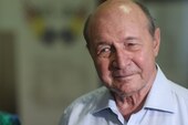 Cum arată Traian Băsescu la 74 de ani, înconjurat de nepoți și familie