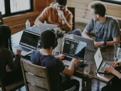 Cum a reuşit un student să transforme o sumă mai mică decât dau alţii pe o masă în oraş într-o companie gigant, cu (…)