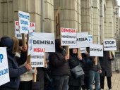 Protest în fața Ministerului Mediului: „Fără apă, fără soluții, fără responsabilitate”. PUSL cere demiterea (…)