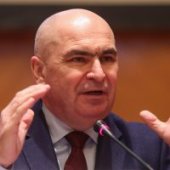 Premierul Ilie Bolojan: „Guvernul nu are niciun beneficiu de pe urma creşterilor la carburanţi. Dimpotrivă”