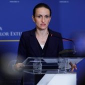 Criză în Orientul Mijlociu/ 318 cetăţeni români, pelerini şi turişti, aduşi în ţară, anunță Oana Ţoiu