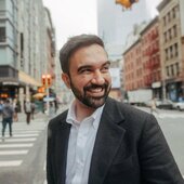 Zohran Mamdani câștigă cursa pentru primăria New York-ului. Este primul edil musulman al celui mai mare oraș american