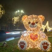 Luminițele de sărbători din Capitală vor fi aprinse sâmbătă seară | Decorațiuni cu tematică muzicală: cheia (…)