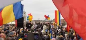 VIDEO Tensiuni la Alba Iulia de Ziua Națională - Călin Georgescu, primit cu icoane și scandal: 'Marș la Moscova'