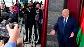 Putin îl felicită pe Lukașenko pentru „victoria” în alegerile calificate de SUA și opoziție drept „farsă”