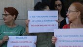 De la sporul de zâmbet la sporul de antenă. De ce bugetarilor români li se cârpesc salariile cu sporuri