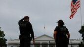 Zelenski a ajuns la Washington cu speranțe într-o „forța comună” care ar constrânge Rusia la pace. Rusia continuă (…)