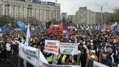 Mii de sindicalişti BNS au protestat în Capitală