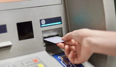O nouă taxă ascunsă face ravagii printre cei care au conturi în bancă. Vezi cum poți să scapi de ea sau plătești (…)