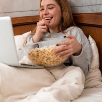 5 idei de pijamale perfecte pentru o seară de film acasă (P)