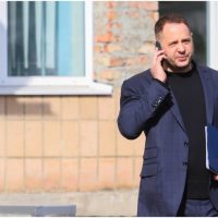 Șeful de cabinet al președintelui Ucrainei, Volodimir Zelenski, demisionează după scandalul de corupție de la Kiev (…)