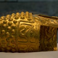 Câți vizitatori au fost la MNIR, de miercuri până vineri, pentru a vedea Coiful de la Coțofenești | AUDIO