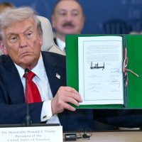 În Egipt a fost semnat acordul de pace pentru Gaza. Donald Trump: „A durat 3.000 de ani, vă vine să credeți? Și va (…)