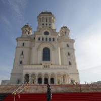 Peste 10.000 de oameni vor participa duminică la sfințirea Catedralei Mântuirii Neamului. Circulația va fi blocată (…)