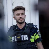 Tânărul care a lovit cu pumnii un livrator asiatic a fost arestat pentru 30 de zile. Polițist: „A spus doar că îi (…)