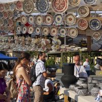 Sibiul se transformă în capitala olăritului: Târgul Olarilor aduce în Piața Mare peste 100 de meșteri populari (…)