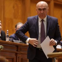 Vlad Petreanu consideră că partenerii de coaliție au încercat „să-l facă din vorbe” pe Ilie Bolojan: „Precum Zaharia (…)