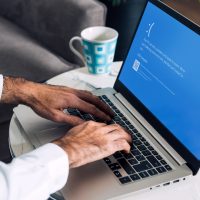 Microsoft întrerupe actualizările și suportul gratuit pentru Windows 10: Dispozitivele vor fi mai expuse la viruși (…)