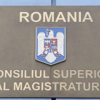 CSM reacționează după ce CCR a declarat neconstituțională legea pensiilor magistraților