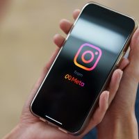 Instagram introduce reguli noi pentru utilizatorii sub 18 ani | AUDIO