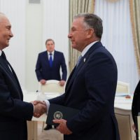 Dezvăluiri Bloomberg: Steve Witkoff l-a sfătuit pe consilierul președintelui Putin cum să-l convingă pe Trump să (…)
