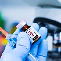 Oamenii de știință au descoperit un anticorp care neutralizează 98,5% din peste 300 de tulpini diferite de HIV (…)