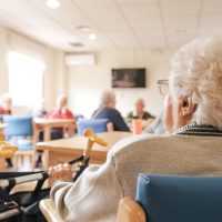 Primul centru multifuncțional dedicat vârstnicilor va fi inaugurat în București, anul viitor. Fondatoarea (…)