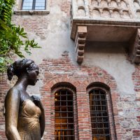 Italia: Turiștii care vor să viziteze balconului Julietei trebuie să achite o taxă de 12 euro | AUDIO