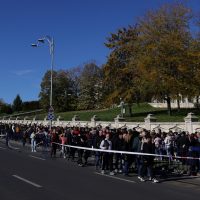 Îmbrânceli aseară la Catedrala Națională. Credincioșii au forțat intrarea după ce accesul a fost restricționat (…)