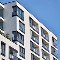 ANPC a retras de la vânzare peste 3.000 de apartamente noi în urma unor controale: Nu respectau suprafețele utile (…)