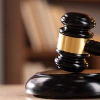 București: Judecătoare trimisă în judecată de Parchetul General pentru că a întârziat patru ani redactarea unei (…)