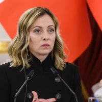 Giorgia Meloni se declară „dezgustată” după ce fotografii cu ea și alte femei au fost publicate pe un site (…)