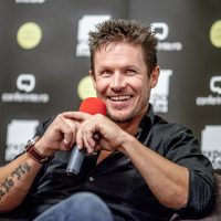 A murit Felix Baumgartner. Sportivul austriac a fost prima persoană care a depășit viteza sunetului în cădere (…)